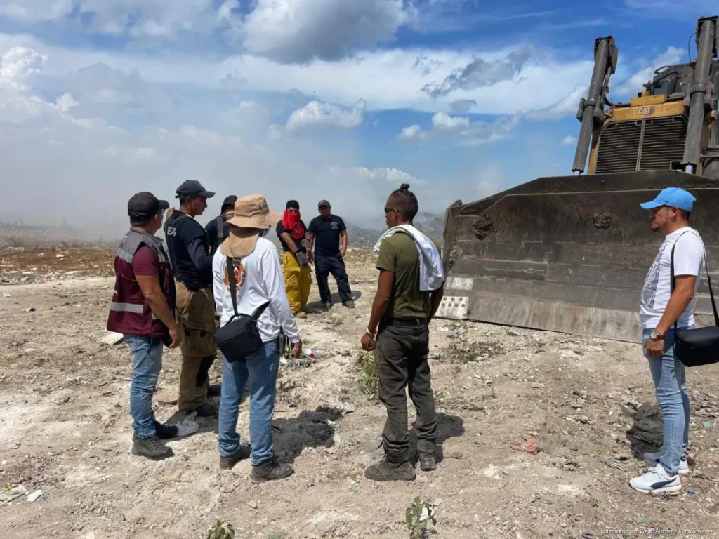 Incendio en basurero de Felipe Carrillo Puerto mantiene labores tras contener el fuego