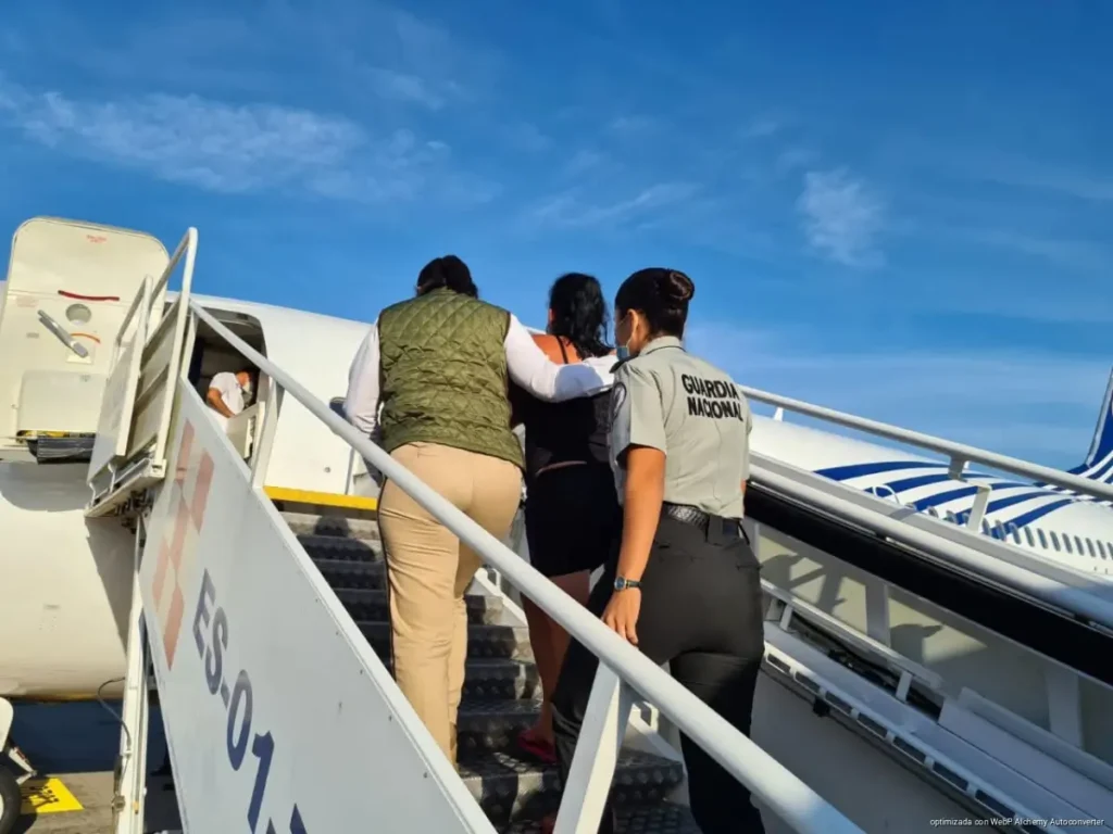 "Cada viernes arriban": Quintana Roo brida atención a más de 400 migrantes deportados de Estados Unidos
