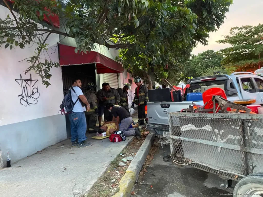 Choque en Nichupté deja dos lesionados y moviliza a Bomberos en Cancún