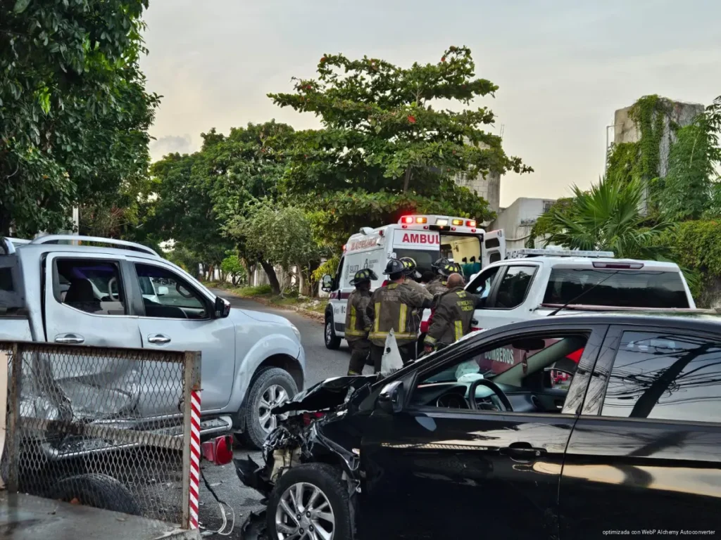 Choque en Nichupté deja dos lesionados y moviliza a Bomberos en Cancún