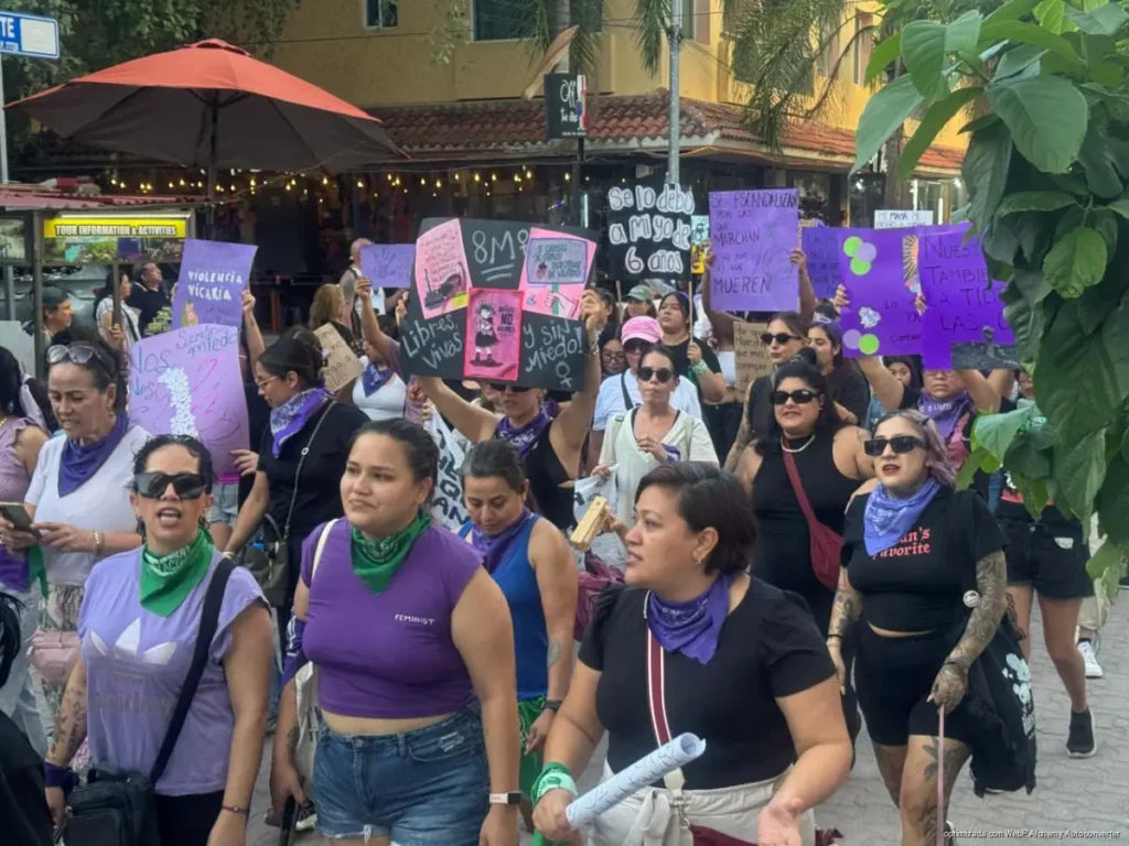 Instituto de las Mujeres y colectivos reforzarán atención a víctimas en Playa del Carmen Instituto de las Mujeres y colectivos reforzarán atención a víctimas en Playa del Carmen