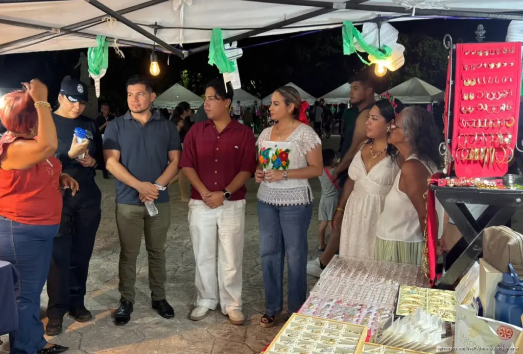 Más de 40 emprendedoras activan el bazar “Hecho por Ellas” en Playa del Carmen