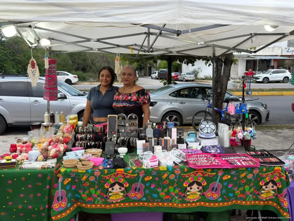 Más de 40 emprendedoras activan el bazar de mujeres en Playa del Carmen