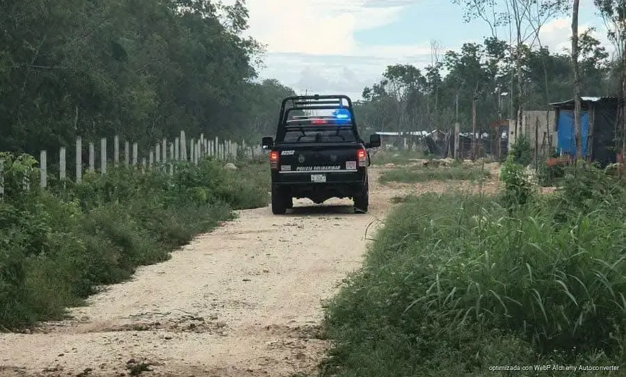 Investigan muerte de adulto mayor en una brecha de Playa del Carmen