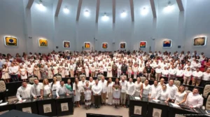 Mara Lezama entrega Medalla María Petrona Uicab a la investigadora maya Deira Patricia Jiménez Balam