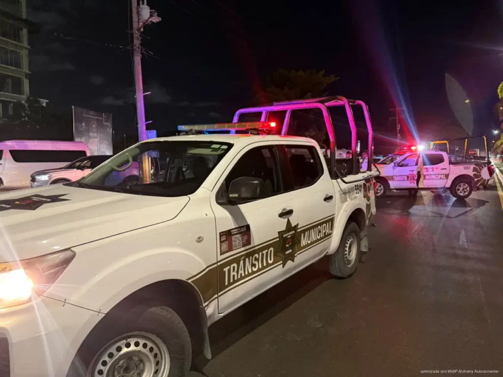 Huye conductor tras atropellar a un peatón en el bulevar Colosio de Cancún