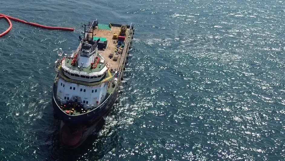 Nuevo derrame de Pemex en Campeche activa operativo naval en el Golfo Nuevo derrame de Pemex en Campeche activa operativo naval en el Golfo