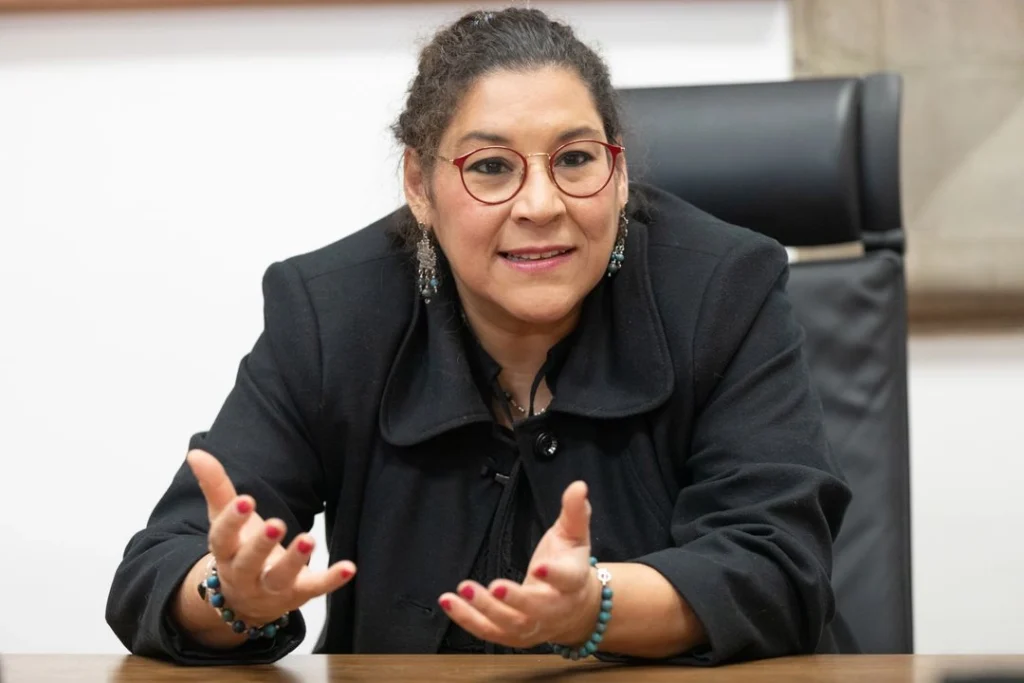 Lenia Batres desata tensión en la Suprema Corte al interrumpir a un ministro durante sesión Lenia Batres desata tensión en la Suprema Corte al interrumpir a un ministro durante sesión