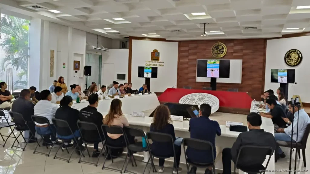 CFE falta a mesa de trabajo tras accidente en calle reabierta de Playa del Carmen CFE falta a mesa de trabajo tras accidente en calle reabierta de Playa del Carmen