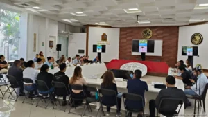 CFE falta a mesa de trabajo tras accidente en calle reabierta de Playa del Carmen CFE falta a mesa de trabajo tras accidente en calle reabierta de Playa del Carmen