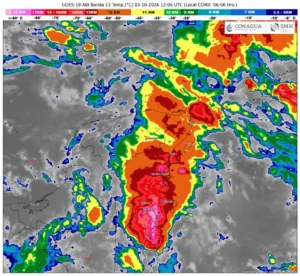 Lluvias y chubascos mantienen a Quintana Roo con cielo nublado y actividad eléctrica