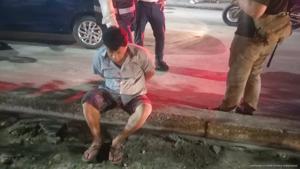 Lesionan a agente de Tránsito tras choque y detienen a conductor en Cancún