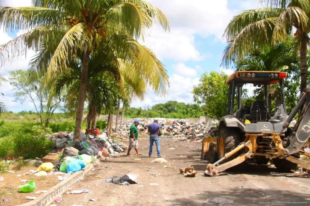Alcalde de Lázaro Cárdenas reconoce mal manejo de basura que bloqueó el relleno de Kantunilkín Alcalde de Lázaro Cárdenas reconoce mal manejo de basura que bloqueó el relleno de Kantunilkín y anuncia medidas para evitar nuevas obstrucciones