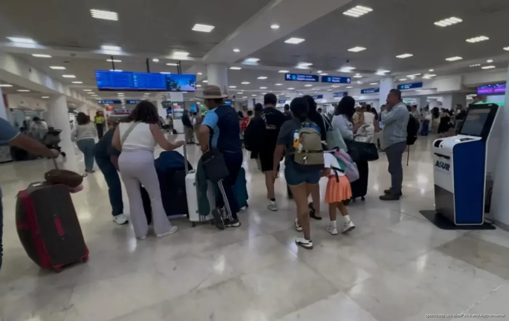Cobro a turistas extranjeros sube 55% en dos años y empresarios piden frenar otra alza Cobro a turistas extranjeros sube 55% en dos años y empresarios piden frenar otra alza