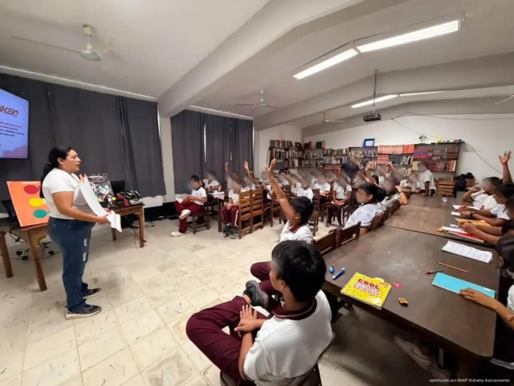 Estudiantes de Holbox reciben orientación para prevenir el abuso sexual Estudiantes de Holbox reciben orientación para prevenir el abuso sexual