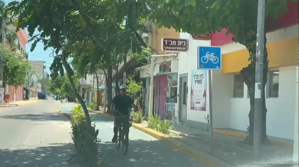 Plantean multas más severas por invadir ciclovías en Playa del Carmen Plantean multas más severas por invadir ciclovías en Playa del Carmen