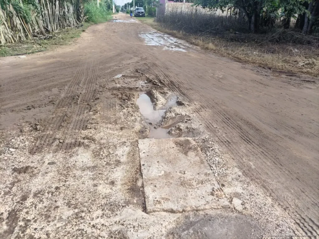 Zanjas sin compactar dificultan el tránsito y preocupan a vecinos de Kantunilkín