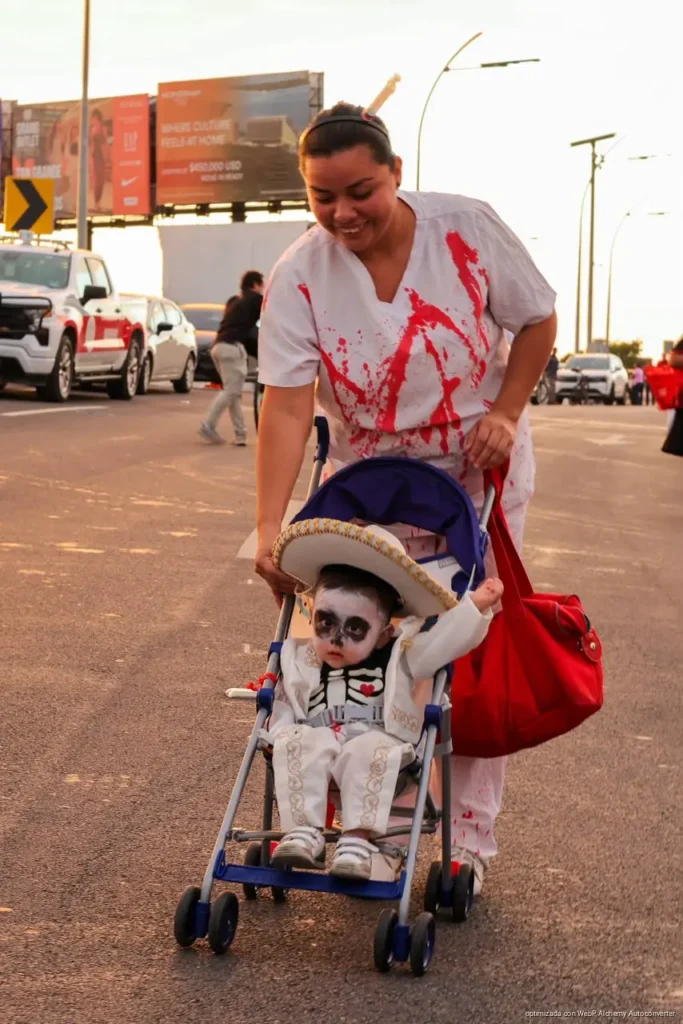 Puente Nichupté reunió a familias en celebración de Halloween pese a la lluvia