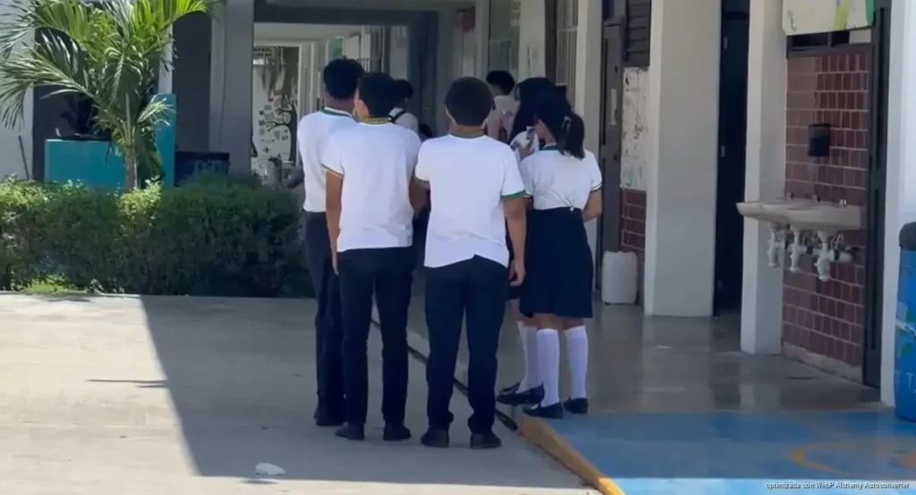 Solicitan secundarias de Tulum talleres de bienestar emocional para estudiantado