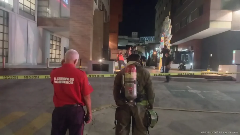 Evacúan dos hoteles en Cancún por fuga de gas en zona subterránea