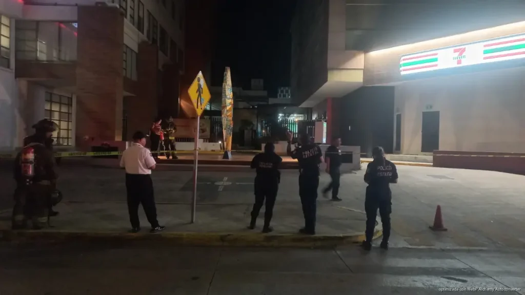 Evacúan dos hoteles en Cancún por fuga de gas en zona subterránea