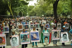 Sheinbaum respalda versión de Sedena mientras abogados cuestionan avances en Ayotzinapa