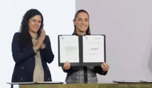 Firma Sheinbaum decreto que prohíbe la doble nacionalidad para Presidencia y gubernaturas desde 2028 Firma Sheinbaum decreto que prohíbe la doble nacionalidad para Presidencia y gubernaturas desde 2028